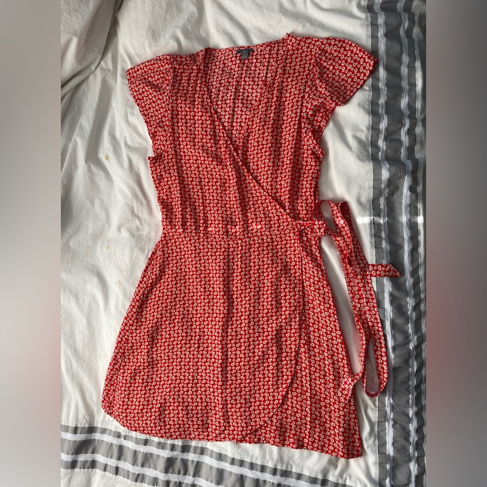 Large, Red and white ditsy floral, Aerie wrap dress, 100% viscose.